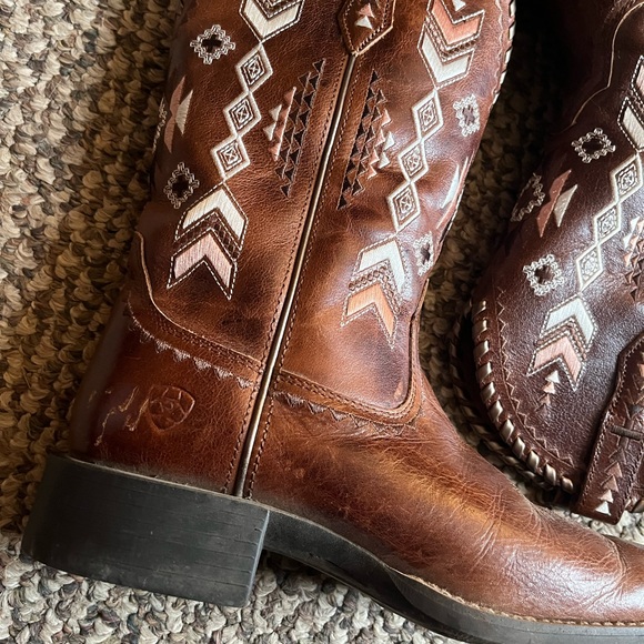 Ariat Women’s Round Up Skyler Canyon Tan Cowboy Boots - Picture 3 of 11